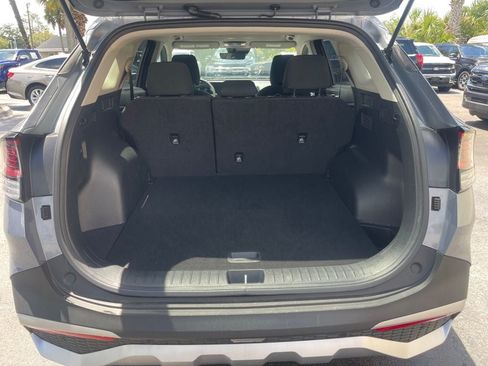 Used 2025 Kia Sportage LX FWD image 5