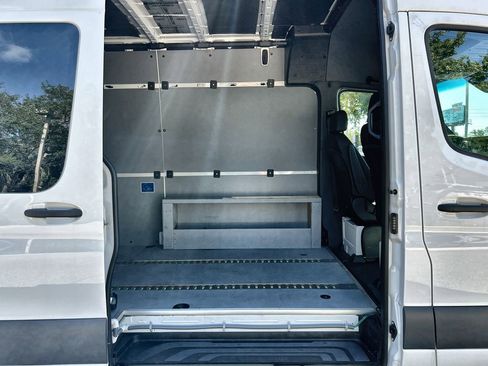 Used 2024 Mercedes-Benz Sprinter 2500 image 35