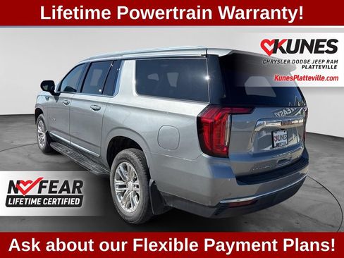 Used 2023 GMC Yukon XL SLT w/ SLT Premium Package AWD/4WD image 8