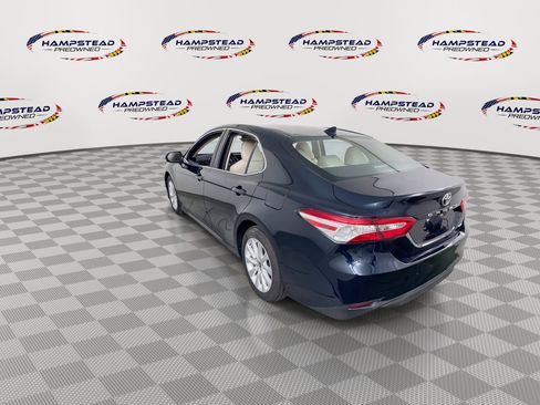 Used 2020 Toyota Camry LE FWD image 6