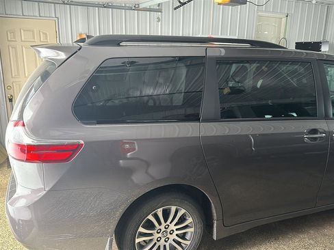 Used 2020 Toyota Sienna XLE image 15