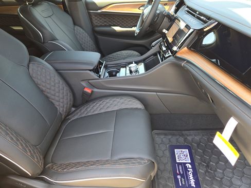 New 2026 Jeep Grand Cherokee L Summit AWD/4WD image 11