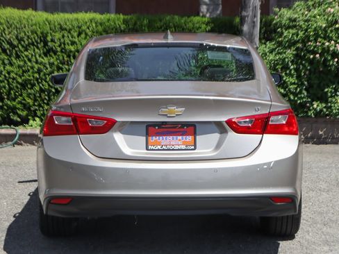 Used 2023 Chevrolet Malibu LT w/ Driver Confidence Package FWD image 7
