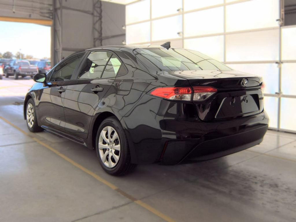 Used 2025 Toyota Corolla LE FWD image 7