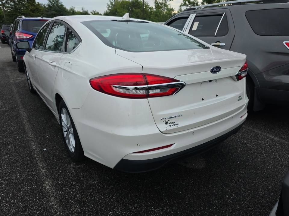 Used 2020 Ford Fusion SE FWD image 5