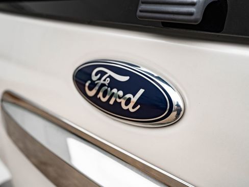 Used 2014 Ford Expedition EL Limited w/ Equipment Group 301A AWD/4WD image 18