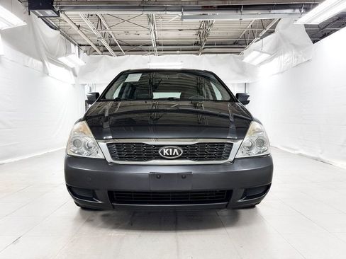 Used 2012 Kia Sedona LX w/ PWR Pkg image 2
