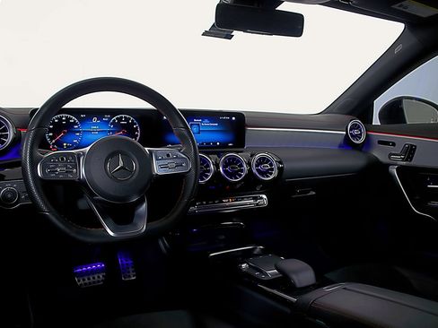 Used 2022 Mercedes-Benz CLA 250 image 12