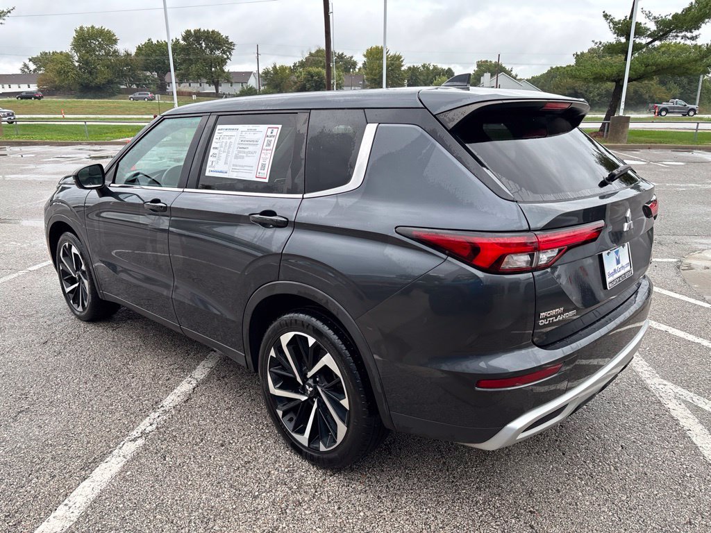 Used 2024 Mitsubishi Outlander SE FWD image 6
