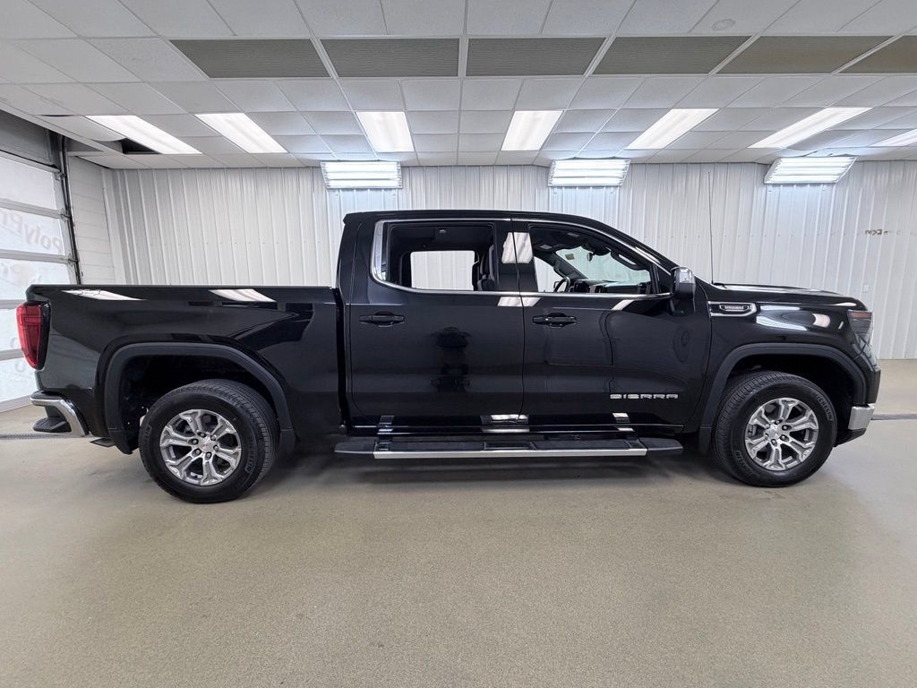Used 2025 GMC Sierra 1500 SLE AWD/4WD image 6
