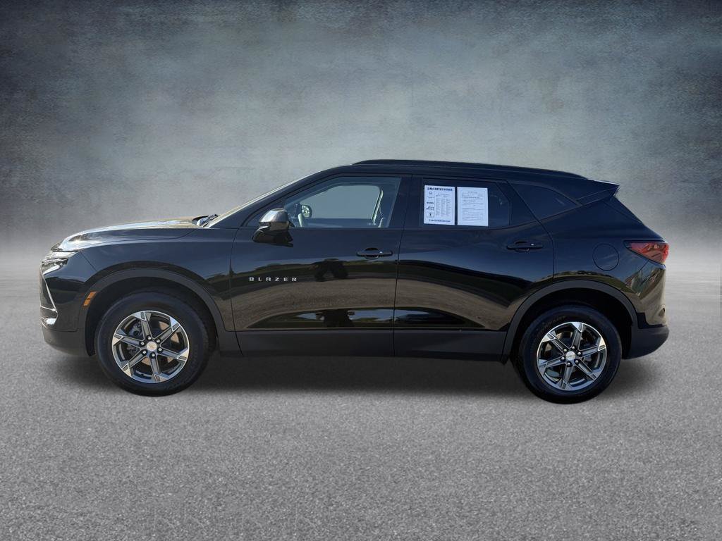 Used 2024 Chevrolet Blazer LT w/ Convenience Package FWD image 3