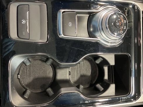 Used 2020 Ford Edge SEL w/ Convenience Package image 16