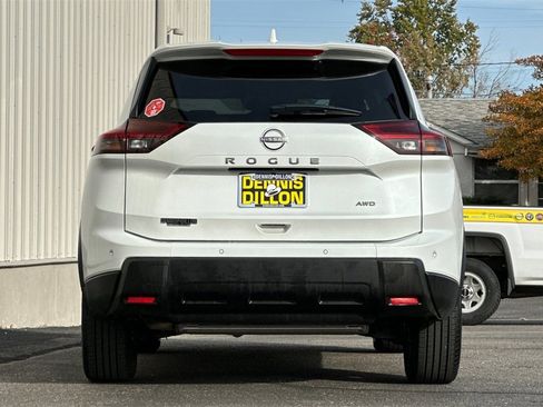 Used 2025 Nissan Rogue SV image 6
