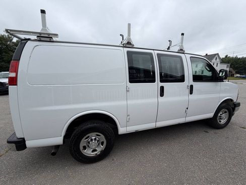 Used 2018 Chevrolet Express 2500 w/ Enhanced Convenience Package RWD image 10
