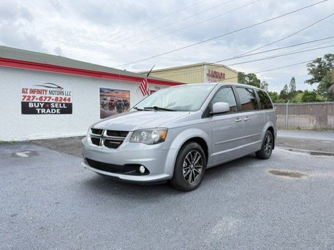 Used 2015 Dodge Grand Caravan SXT FWD image 2