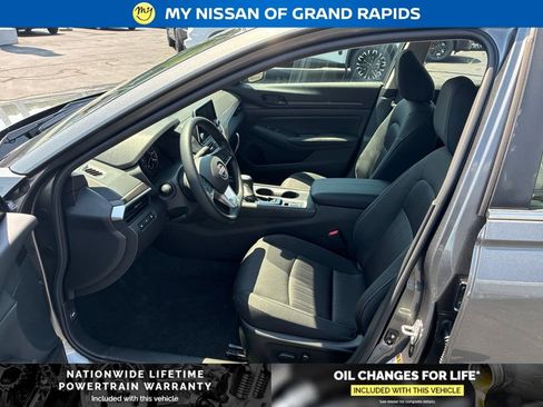 New 2026 Nissan Altima 2.5 SV AWD/4WD image 12