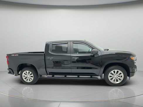 Used 2023 Chevrolet Silverado 1500 Custom AWD/4WD image 4