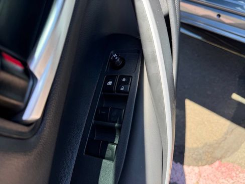 Used 2025 Toyota Corolla SE w/ SE Premium Package FWD image 13
