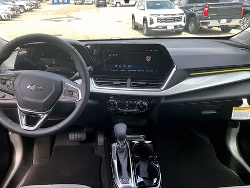 New 2026 Chevrolet Trax LT w/ Driver Confidence Package FWD image 13