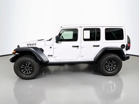 Used 2026 Jeep Wrangler Unlimited Sport AWD/4WD image 9