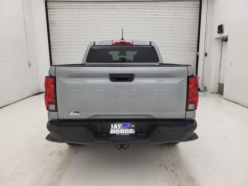 Used 2024 Chevrolet Colorado W/T image 12