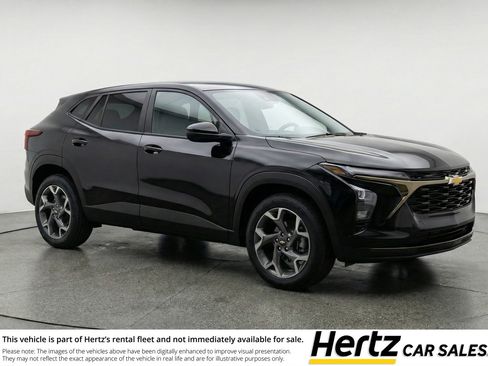 Used 2025 Chevrolet Trax LT FWD image 1