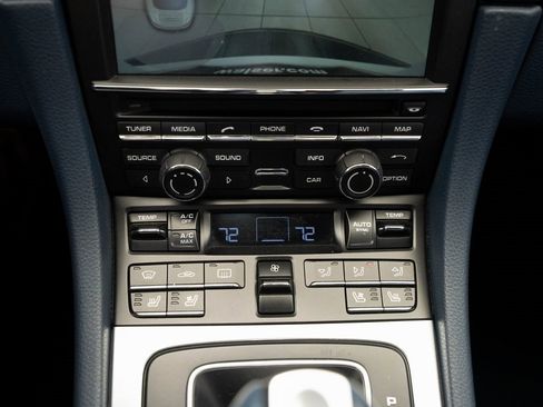 Used 2015 Porsche 911 Carrera image 38