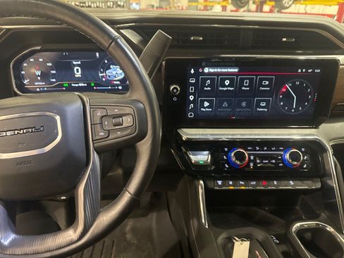 Used 2025 GMC Sierra 2500 Denali Ultimate AWD/4WD image 38