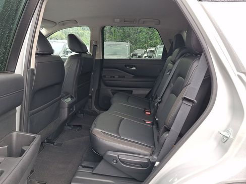 Used 2024 Nissan Pathfinder SL w/ Cargo Package AWD/4WD image 20