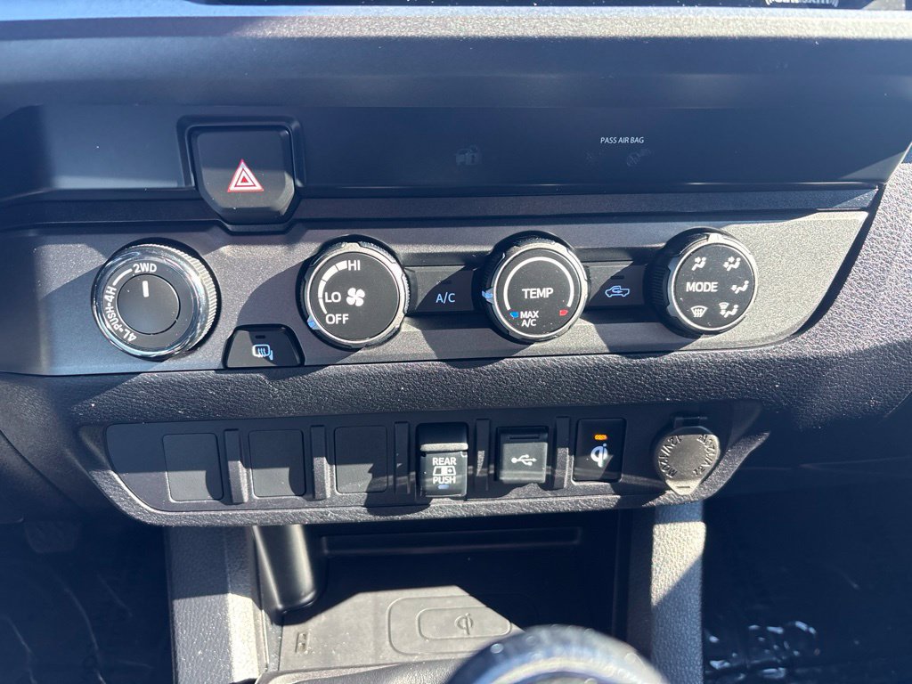 Used 2020 Toyota Tacoma TRD Off-Road AWD/4WD image 18