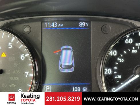 Used 2020 Nissan Rogue SV FWD image 25