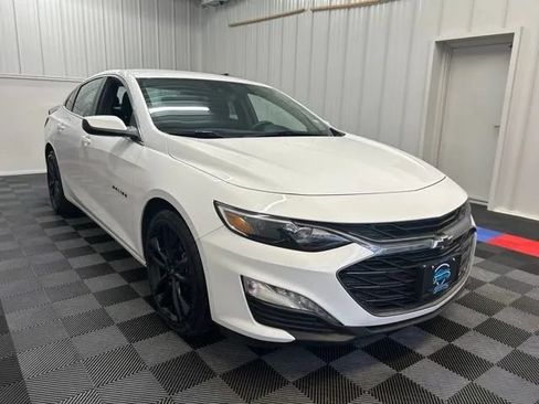 Used 2024 Chevrolet Malibu LT w/ Sport Edition FWD image 2