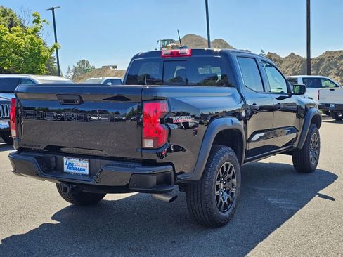 Used 2025 Chevrolet Colorado Trail Boss AWD/4WD image 5