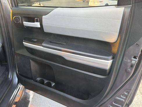 Used 2017 Toyota Tundra Limited w/ Limited Premium Package AWD/4WD image 16