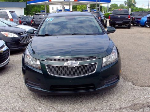 Used 2014 Chevrolet Cruze LT FWD image 2