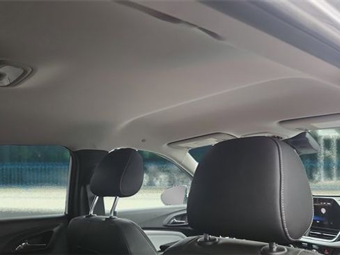 Used 2025 Chevrolet Trax LT w/ LT Convenience Package image 16