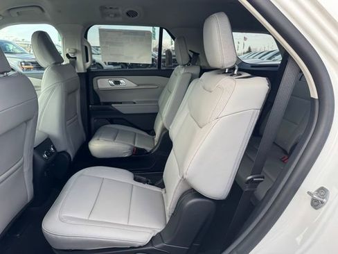 New 2026 Ford Explorer Active w/ Active Comfort Package image 15