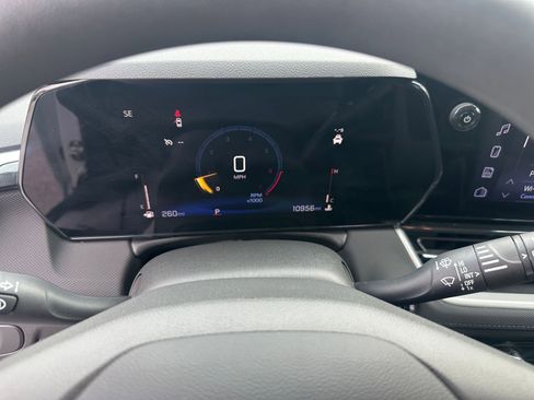 Used 2025 Chevrolet TrailBlazer LT image 38