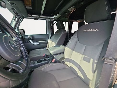 Used 2017 Jeep Wrangler Unlimited Sahara AWD/4WD image 9