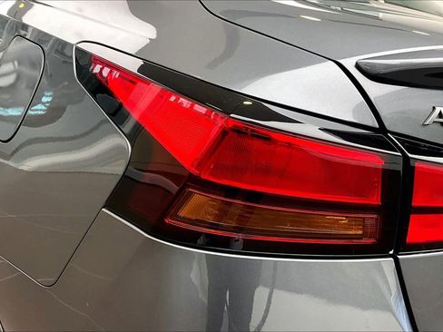 Used 2023 Nissan Altima 2.5 SR w/ SR Premium Package image 28