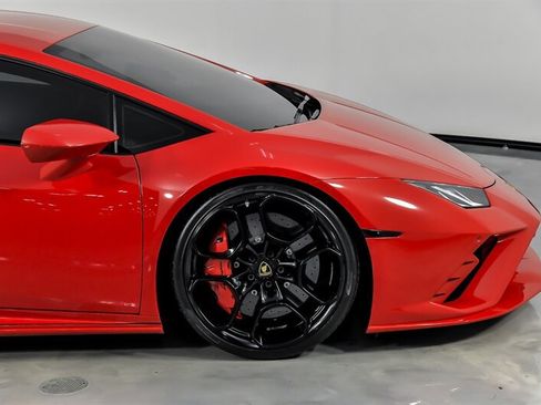 Used 2021 Lamborghini Huracan EVO RWD image 15