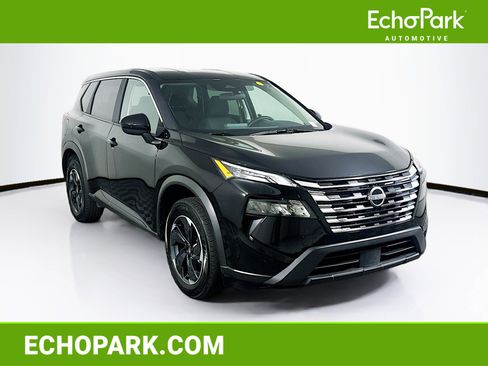 Used 2025 Nissan Rogue SV image 1