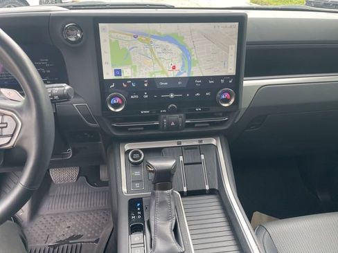 Used 2024 Lexus GX 550 w/ Cold Area Package AWD/4WD image 16