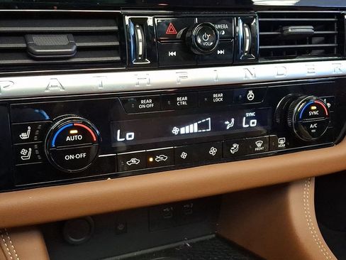 Certified 2026 Nissan Pathfinder Platinum w/ Lighting Package AWD/4WD image 18