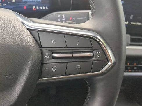 Used 2025 Chevrolet Equinox LT FWD image 24