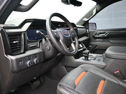 Used 2025 GMC Sierra 1500 AT4 w/ AT4 Premium Package AWD/4WD image 10