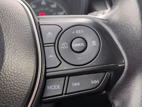 Certified 2024 Toyota Corolla Cross LE image 18