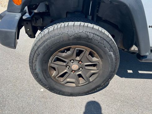 Used 2011 Jeep Wrangler Unlimited Sport image 12