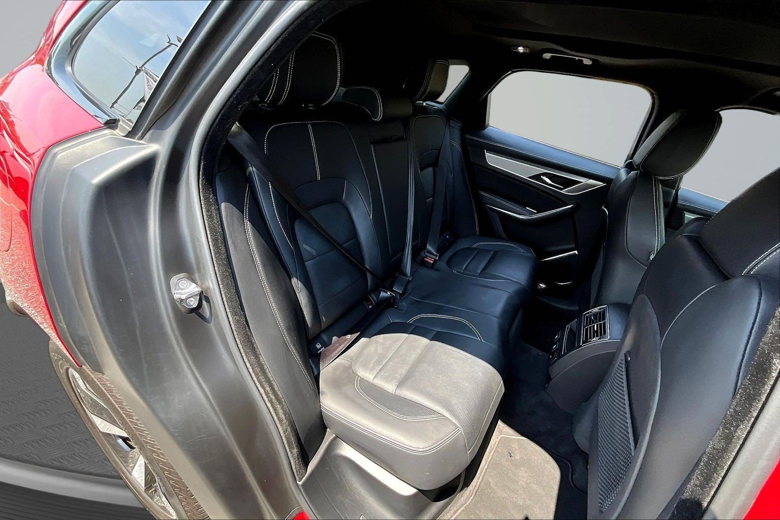 Used 2024 Jaguar F-PACE R-Dynamic S AWD/4WD image 23