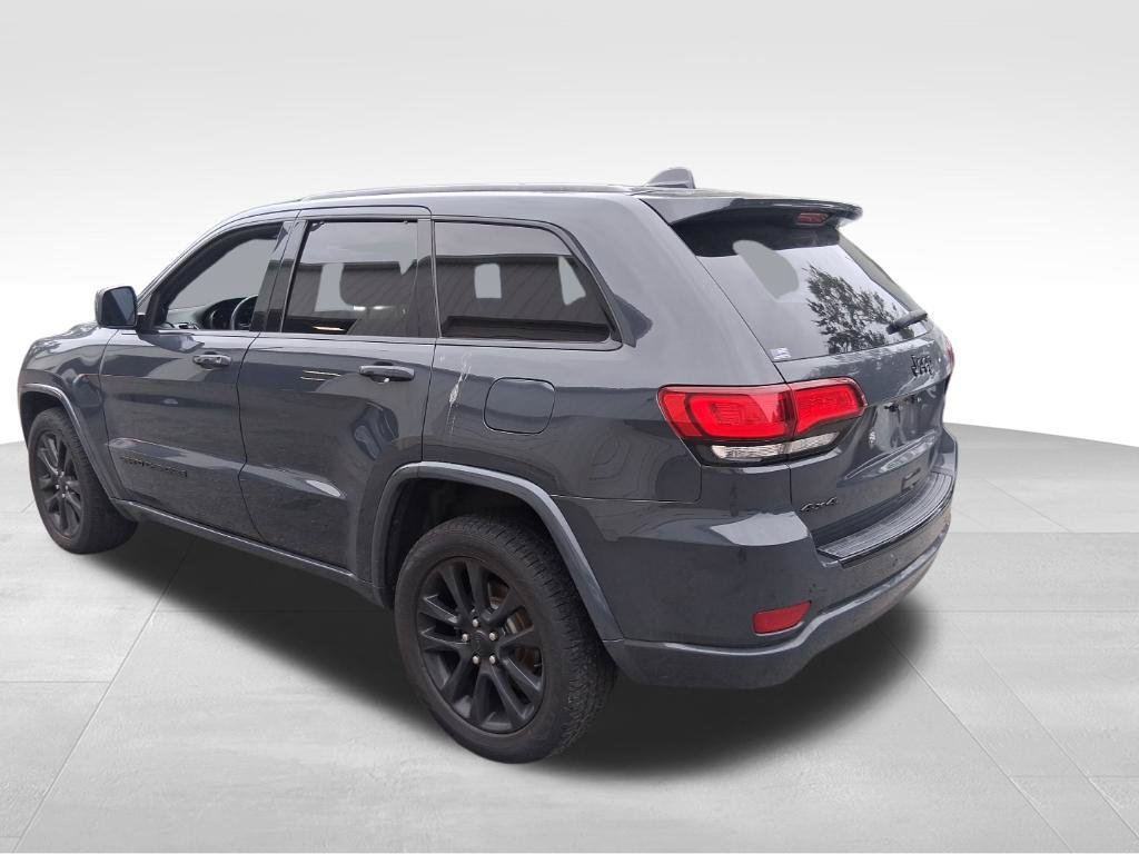 Used 2018 Jeep Grand Cherokee Altitude AWD/4WD image 8
